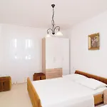 Apartman By The Sea Seget Vranjica, Trogir - 6597 *